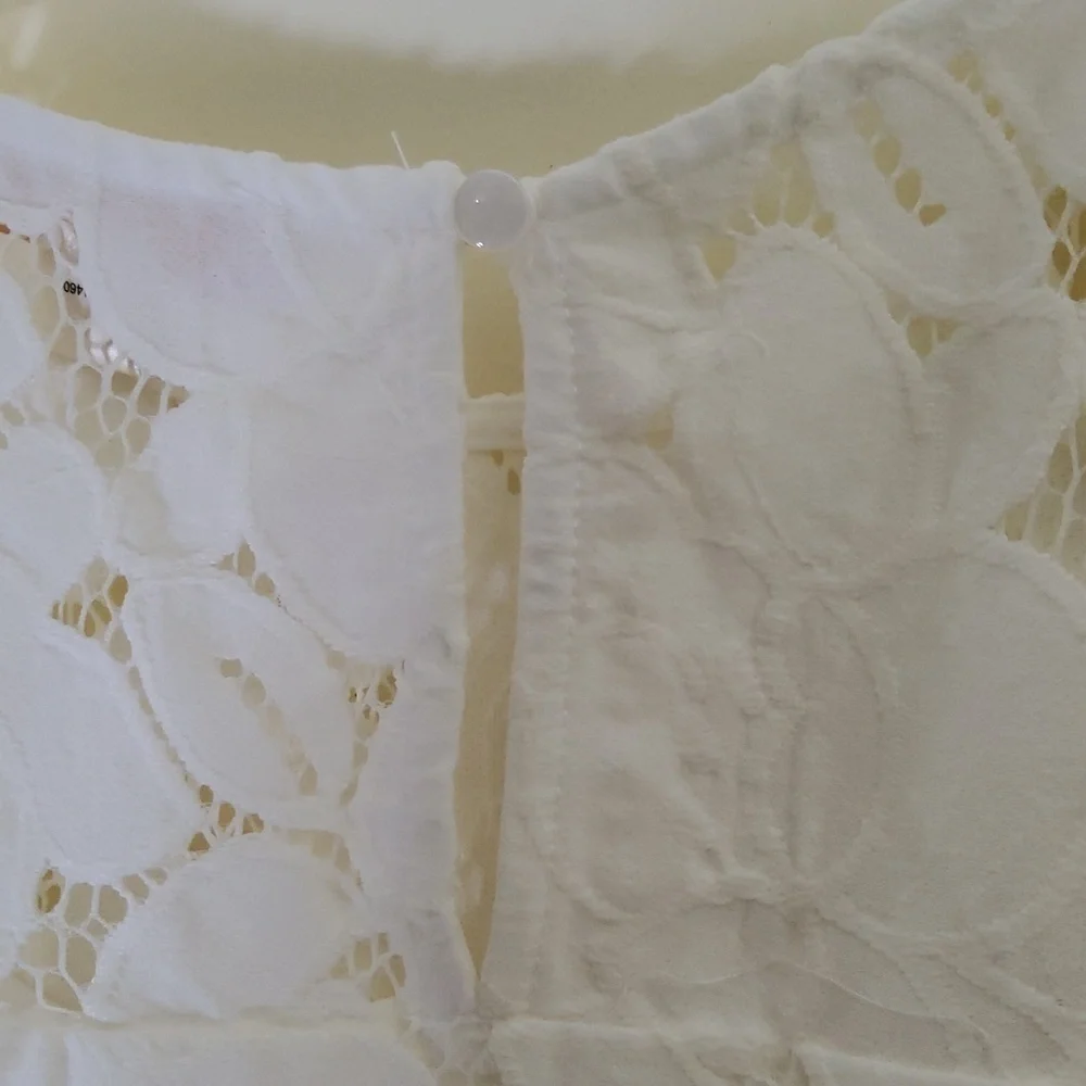 Monteau Los Angeles Girls Elegant White Lace Sleeveless Top SizeM